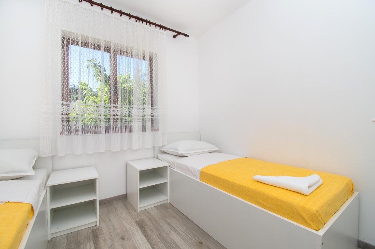 Niko Apartment