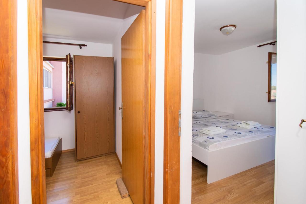 Niko Apartment *